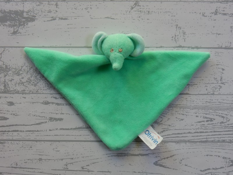 Otrivin knuffeldoek velours groen driehoek Olifant