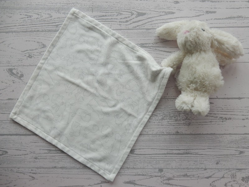 Primark Early Days knuffeldoek velours wit grijs konijntjes Konijn