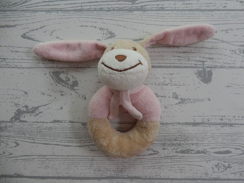 Knuffel rammelaar velours roze beige konijn