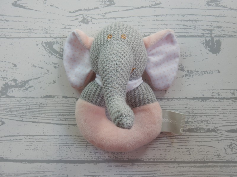 Blokker Let's Cuddle rammelaar ring olifant roze gebreid