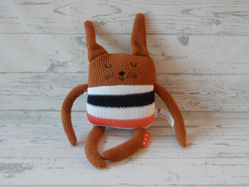 Hema baby knuffel gebreid bruin wit zwart oranje slungel konijn