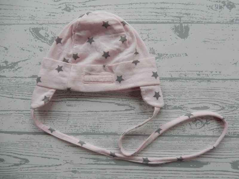 Bellybutton babymutsje lichtroze grijs sterren 1 maat
