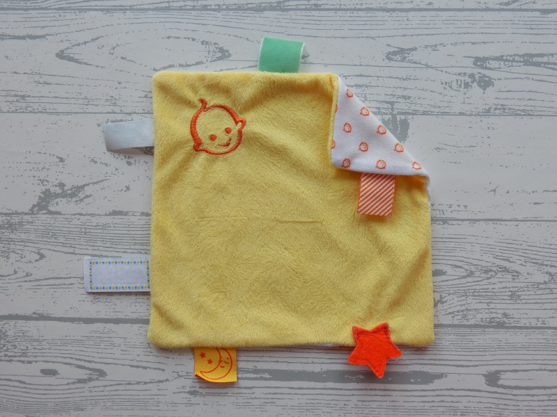 Zwitsal knuffeldoek labeldoek velours geel wit oranje ster