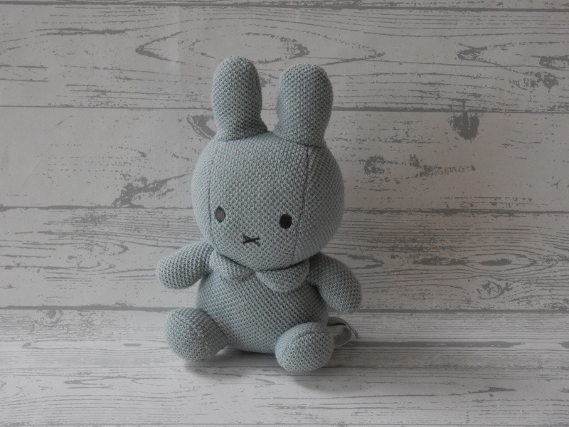 Nijntje Miffy knuffel rammelaar groen green knit