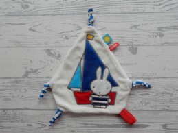 Nijntje knuffeldoek speendoek velours wit blauw rood boot Sailor