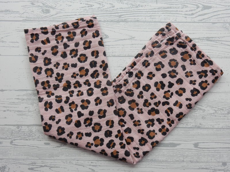Bambino hydrofiel luier roze bruin luipaard print 60 x 60