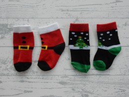 Set 2 paar Kerst babysokken zwart rood wit groen maat 0-3 mnd