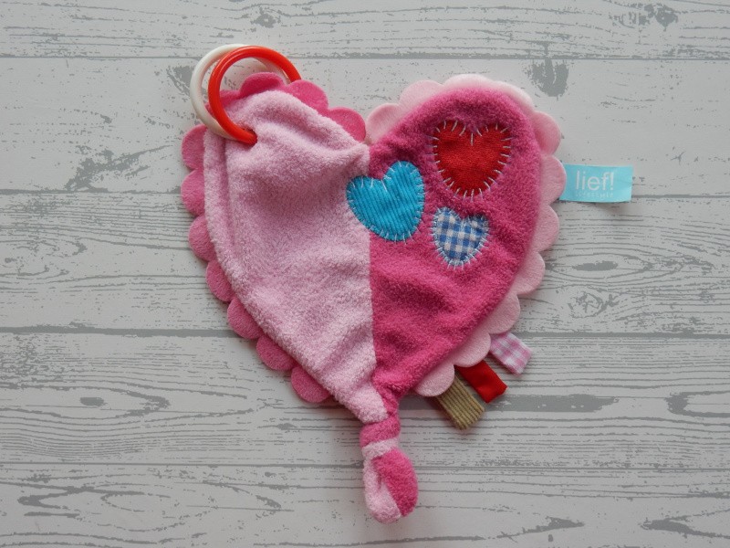 Lief! Lifestyle knuffeldoek velours roze rood hartjes hart