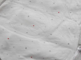 Puckababy GoGo wikkeldoek wit grijs rood hartjes Teddy Heart