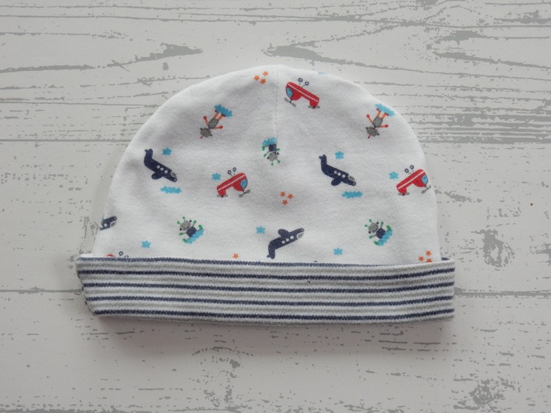 Hema newborn mutsje wit blauw vliegtuig helikopter robot maat 50-56