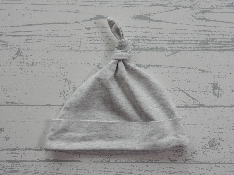 Babymutsje licht beige lichtgrijs melange 1 maat