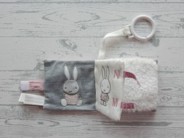 Nijntje activiteitenboek buggyboekje ribstof teddy roze letters