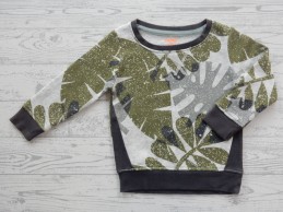 Hema sweater donkergrijs groen blad maat 80