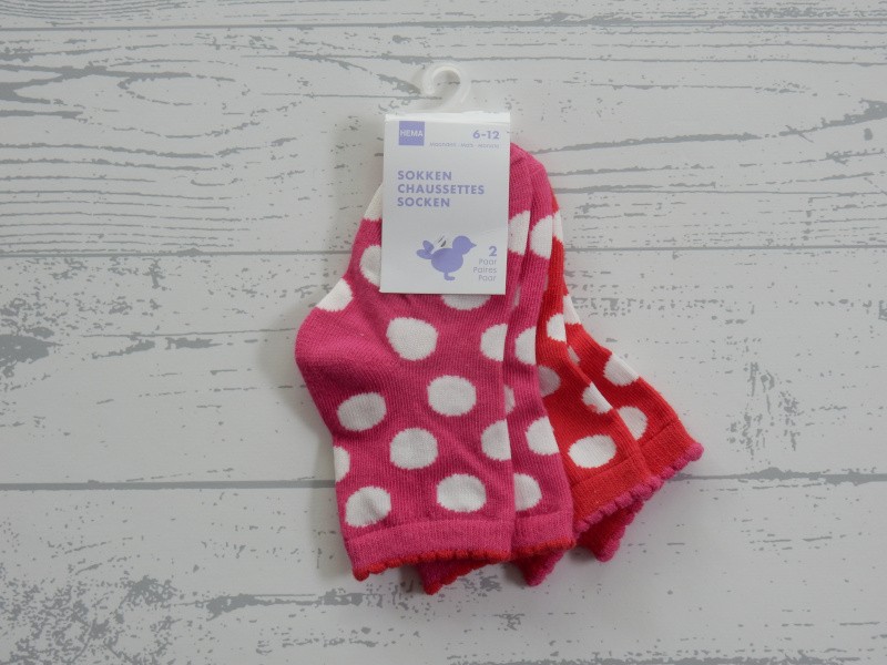 Hema 2 paar sokken roze rood wit stippen maat 6-12 mnd