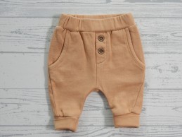 Prenatal newborn broekje sweatstof zand lichtbruin maat 44