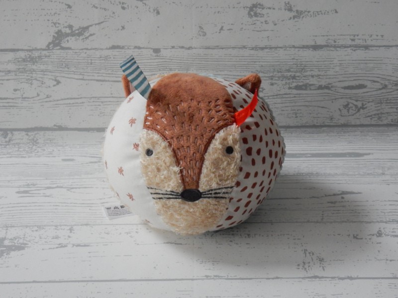 Hema knuffelbal rammelaar velours bruin lichtbruin lichtblauw vos