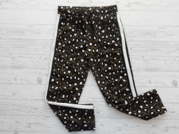 Europe Kids broek groen zwart wit luipaardprint maat 122-128