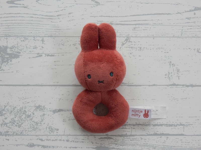 Nijntje knuffel rammelaar ring velours roestbruin