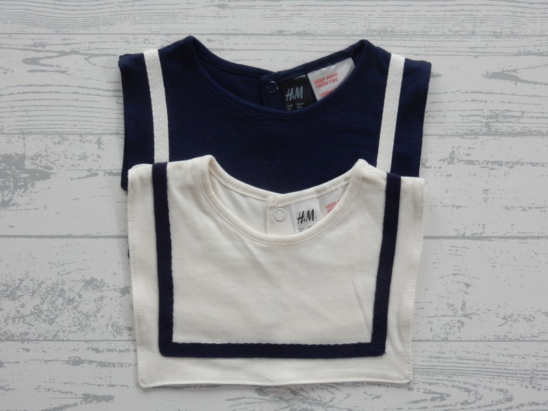 H&M set 2 stuks slabbers tricot donkerblauw wit 22 x 16 cm