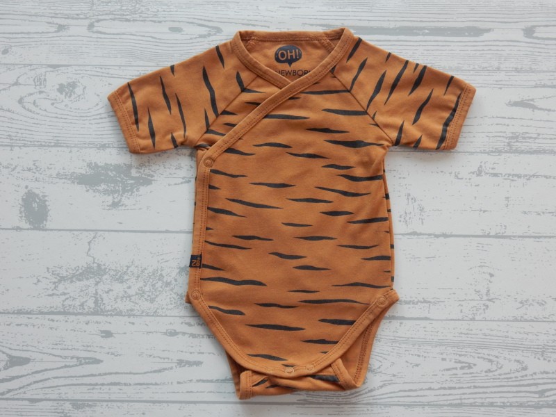 Z8 romper korte mouw overslag oranje bruin zwart Wisconsin maat 56