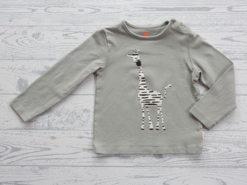 Hema newborn shirt groen wit zwart giraffe maat 62