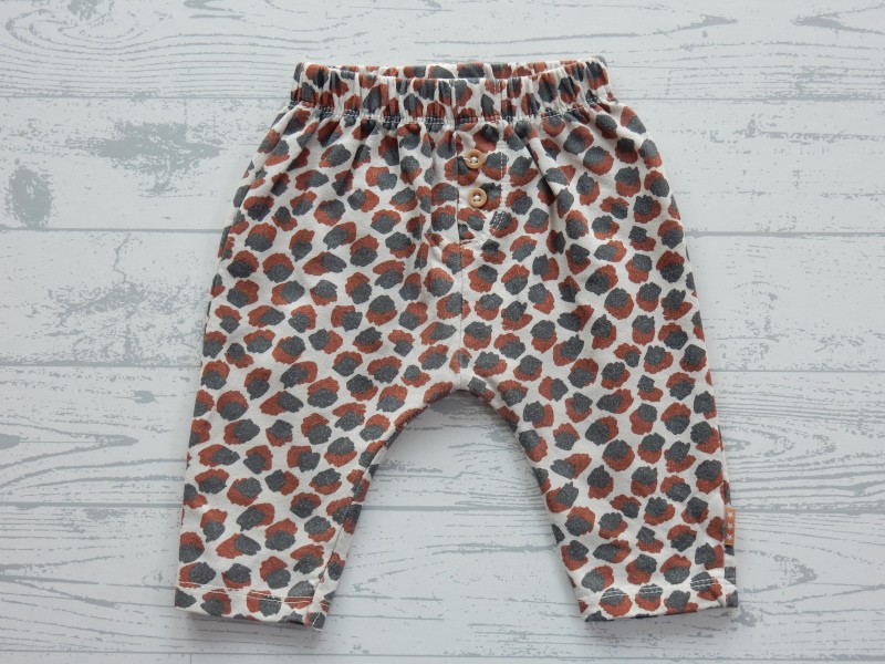 Hema newborn broek panter animal print bruin zwart maat 62