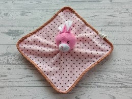Wibra knuffeldoek velours roze bruin stippen rammeltje konijn