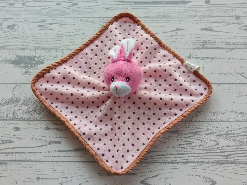 Wibra knuffeldoek velours roze bruin stippen rammeltje konijn