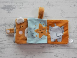 Kruidvat knuffel boekje velours wit bruin blauw knisper zebra