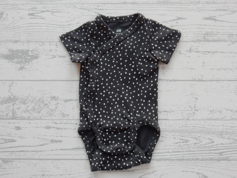 H&M romper korte mouw overslag donkergrijs wit stip maat 44