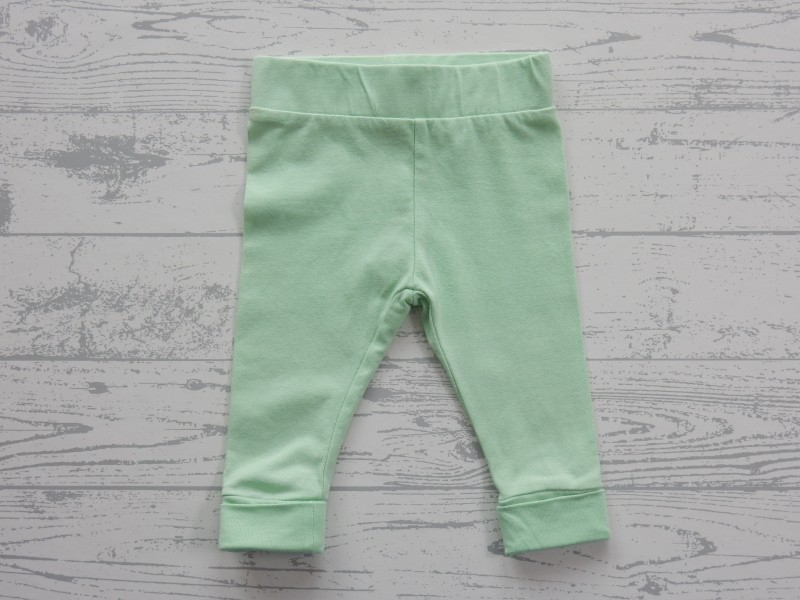 Broekje newborn tricot licht groen maat 56