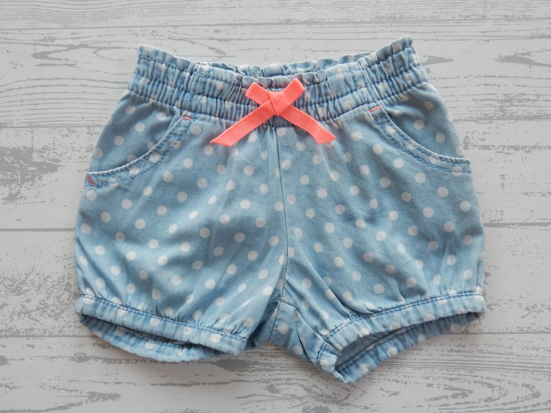 Hema baby denim short licht blauw strik stippen maat 80