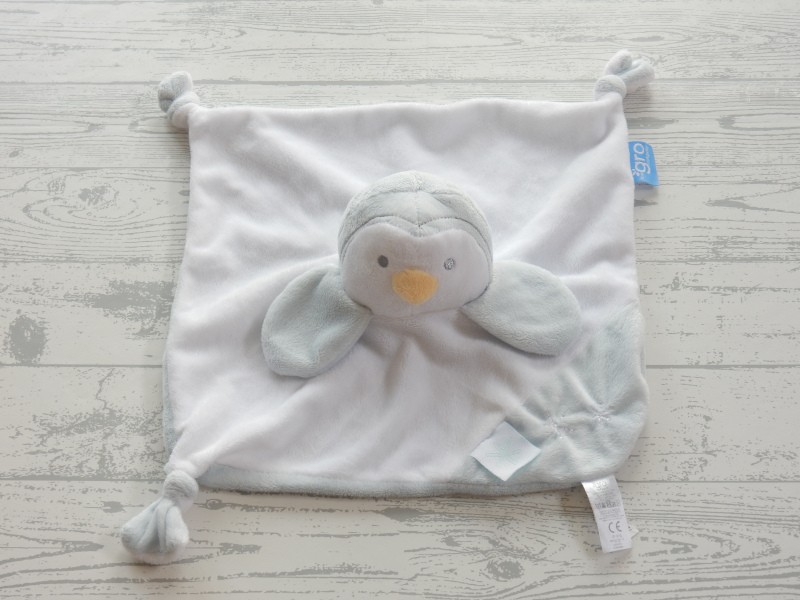 The Gro Company knuffeldoek velours wit lichtblauw pinguin