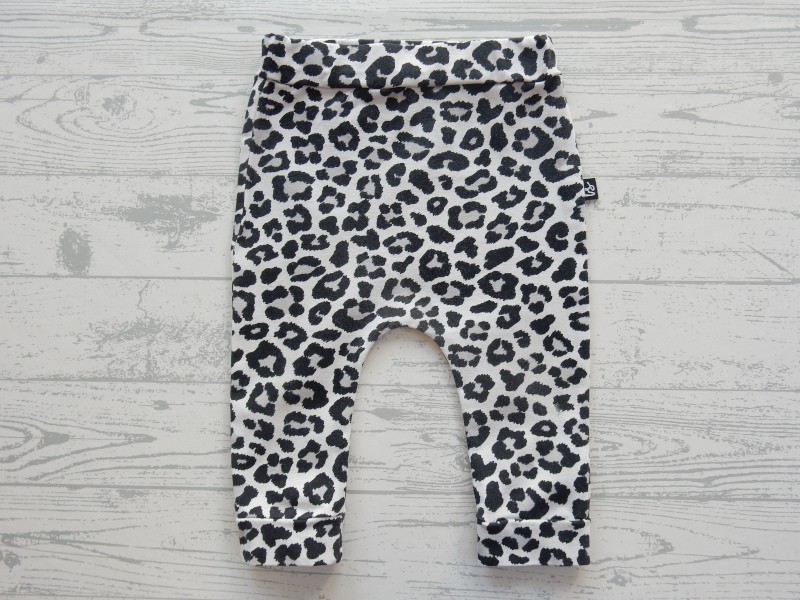 Babystyling baby broek wit zwart leopard animal maat 74
