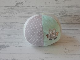 Tiamo knuffel bal rammelaar velours mintgroen grijs wit Uil