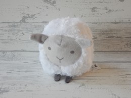 Zeeman knuffel rammelaar velour fluffy wit grijs schaap