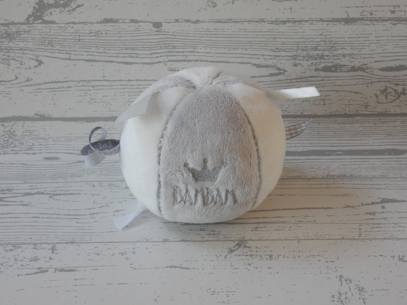 BamBam knuffel rammelaar velours zachte bal grijs wit kroon