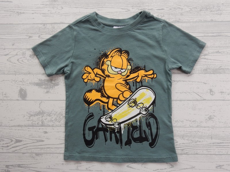 Kinder t-shirt groen Garfield skateboard maat 110