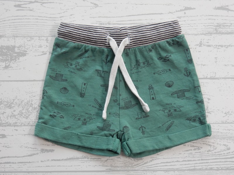 Hema baby short sweatstof groen La Frans maat 68