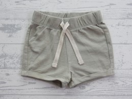 Hema short lichtgroen wit koordje maat 74