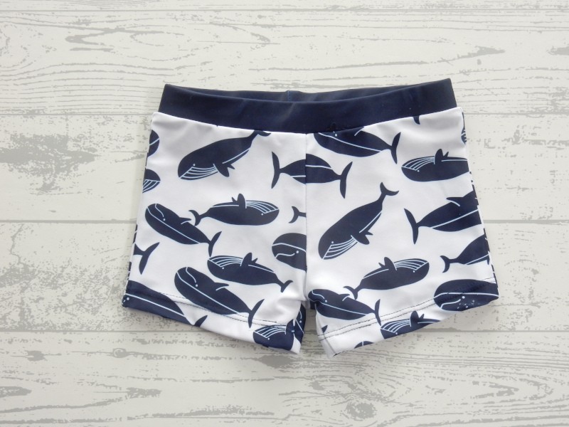 Zwembroek jongens wit donkerblauw walvissen maat 80