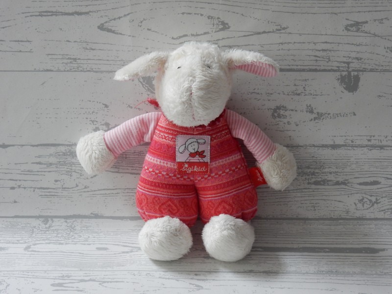 Sigikid knuffel velours wit roze rood schaap Schnuggi