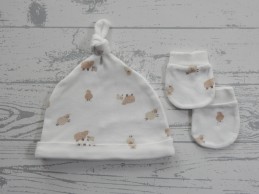 Babymutsje krabwantjes wit beige bruin schaapjes maat 0-3 maanden
