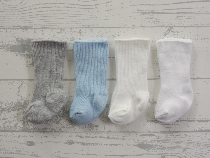 Set 4 paar babysokken omslag wit ecru grijs blauw maat 0-3 maanden