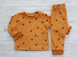 Hema baby pyjama velvet velours bruin zwart stippen maat 74-80