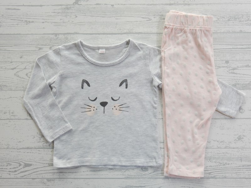 Poco Piano pyjama lichtgrijs melange roze poezensnoet maat 74-80