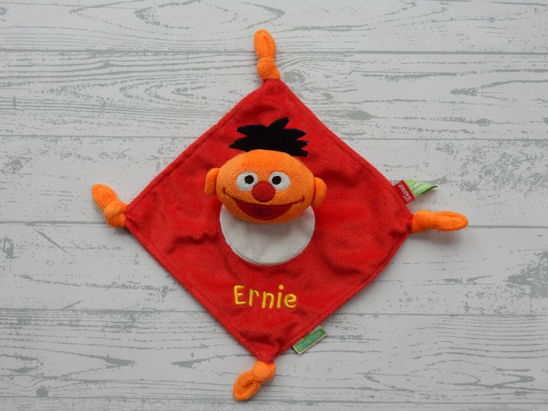 Sesamstraat Tiamo knuffeldoek velours rood oranje Ernie