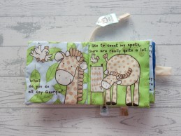 Jellycat stoffen boek velours katoen Georgie Giraffe