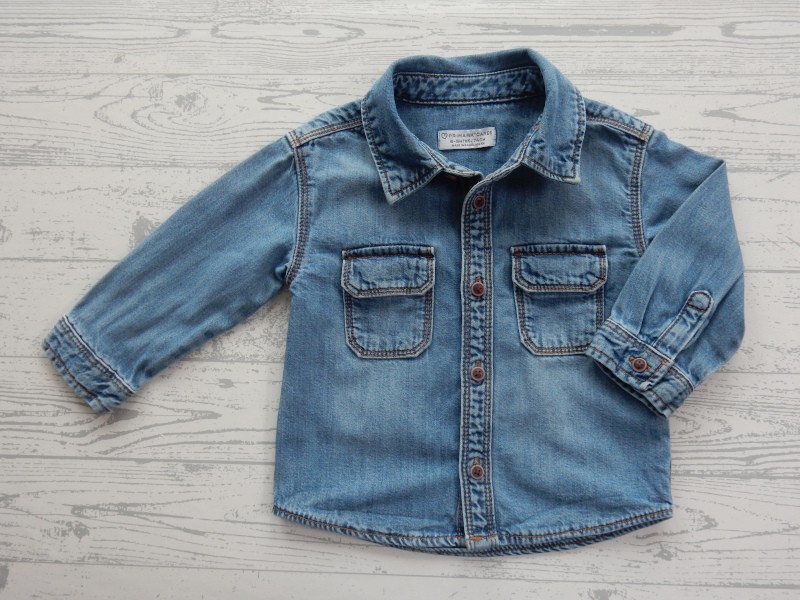 Spijkerblouse blauw bruin knoopjes maat 74