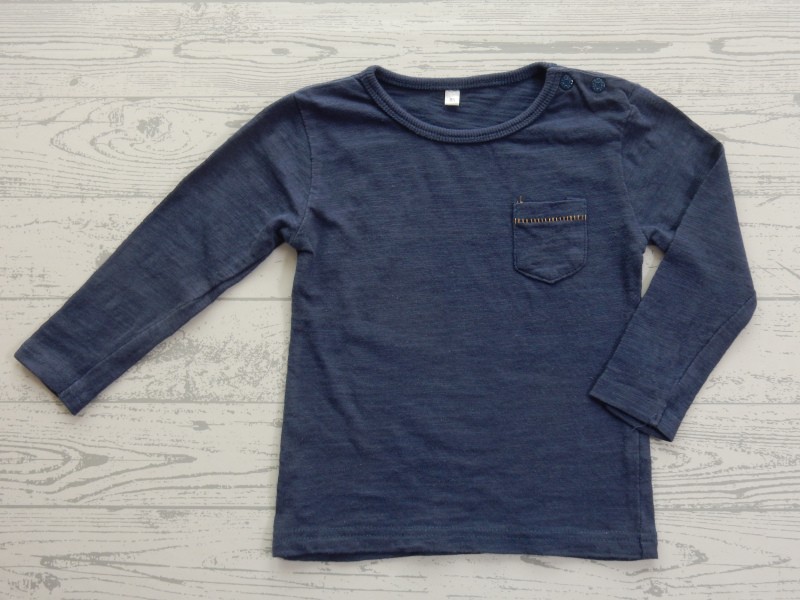 Longsleeve blauw bruin borstzakje maat 86